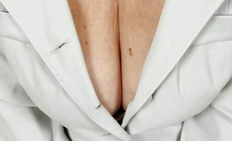 Deluxe older Karoline exhibits her butt in hot panties and bald pussy in office